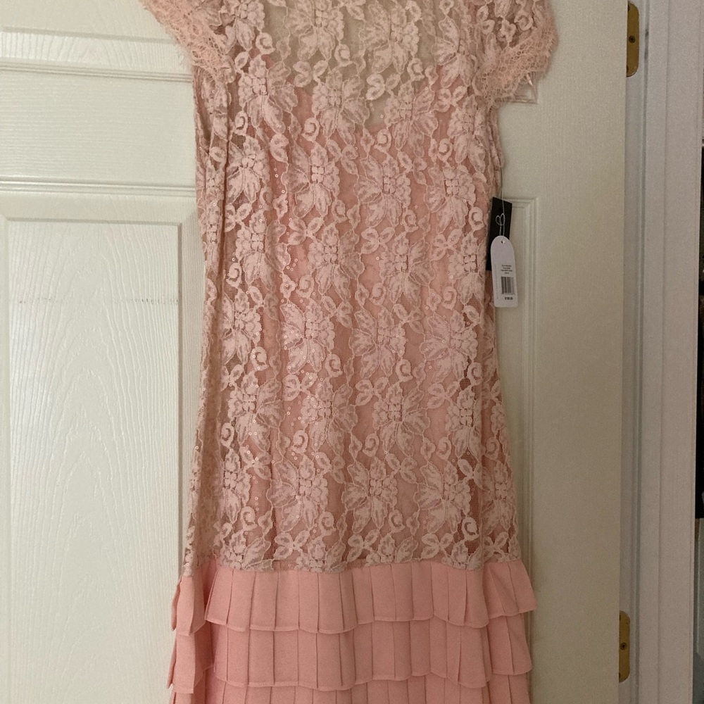 Beautiful lace and subtle sequin dress Jessica Simpson